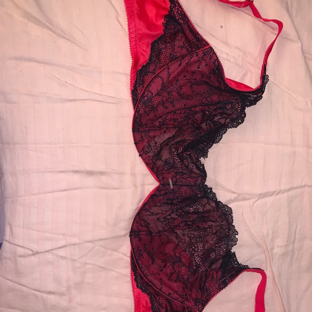 NWT VS bra 38D